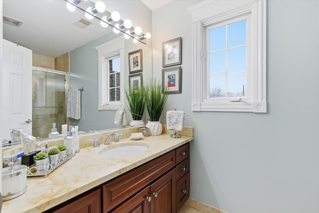 395 S Scott Street, Elmhurst, IL 60126