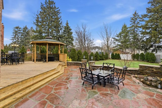 395 S Scott Street, Elmhurst, IL 60126