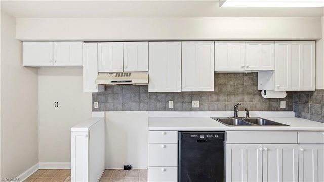 3755 Heathrow Drive, Winston-salem, NC 27127