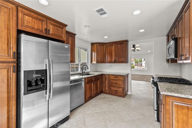 36330 Saint Raphael Drive, Murrieta, CA 92562