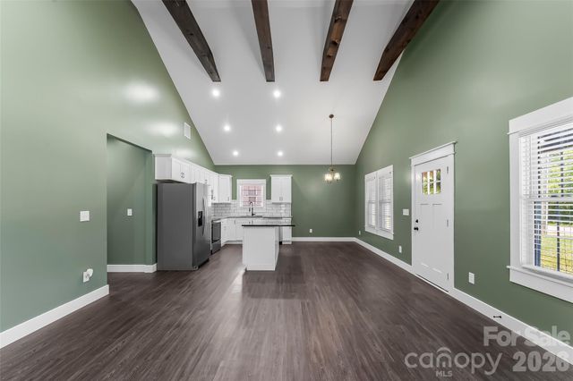 364 Carolina Avenue Avenue 2, Marion, NC 28752