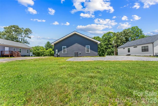 364 Carolina Avenue Avenue 2, Marion, NC 28752