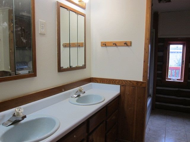 614 W Pheasant Court, Round Lake Beach, IL 60073