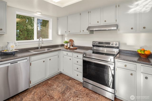 5852 Madrona Avenue NE, Bremerton, WA 98311