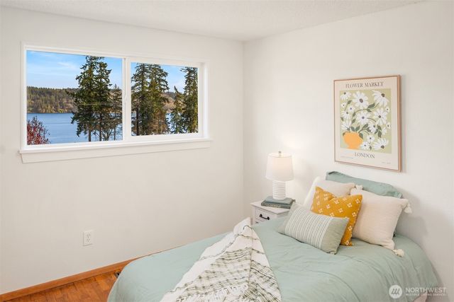 5852 Madrona Avenue NE, Bremerton, WA 98311