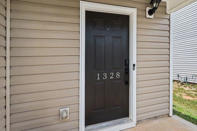 1328 Ledsham Court, Greer, SC 29651