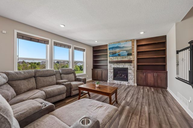 9560 Timber Terrace, Victoria, MN 55386