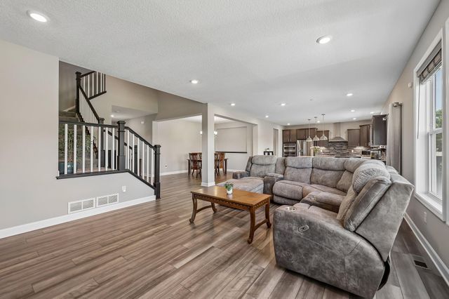 9560 Timber Terrace, Victoria, MN 55386