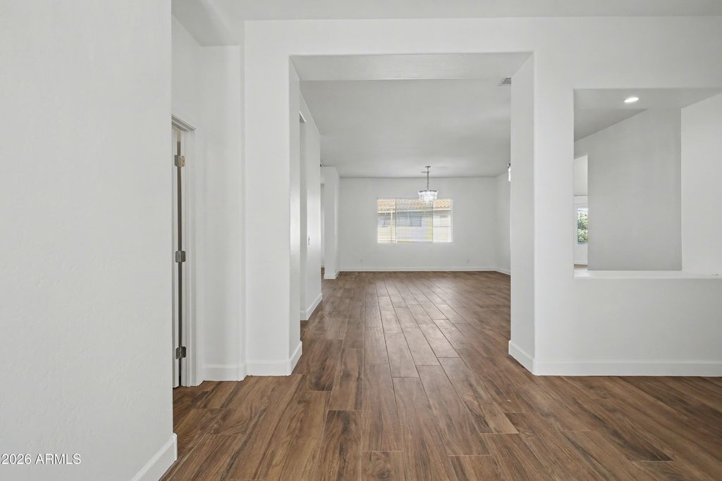Image 12 of property listing at 14143 N 90TH Lane, Peoria, AZ 85381