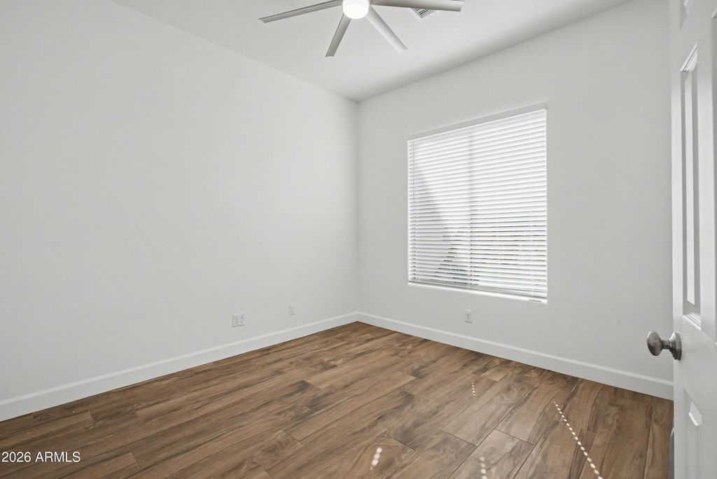 Image 14 of property listing at 14143 N 90TH Lane, Peoria, AZ 85381
