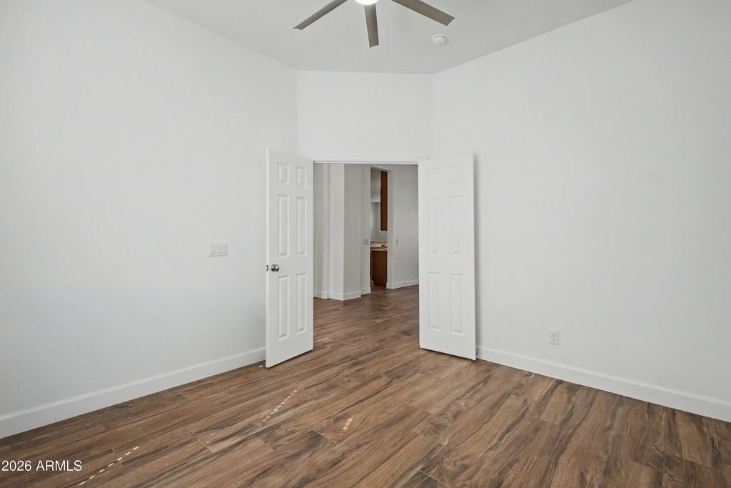 Image 15 of property listing at 14143 N 90TH Lane, Peoria, AZ 85381