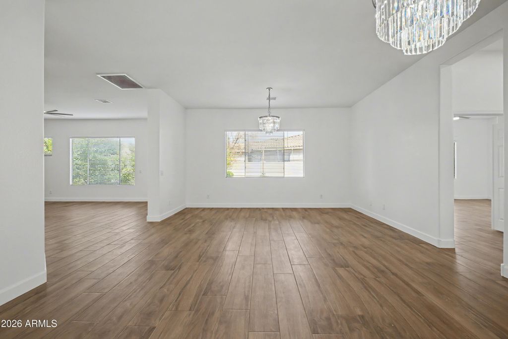 Image 16 of property listing at 14143 N 90TH Lane, Peoria, AZ 85381