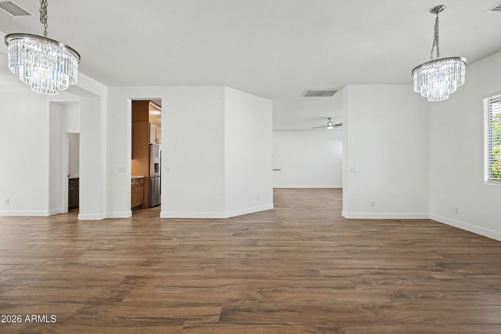 Image 17 of property listing at 14143 N 90TH Lane, Peoria, AZ 85381