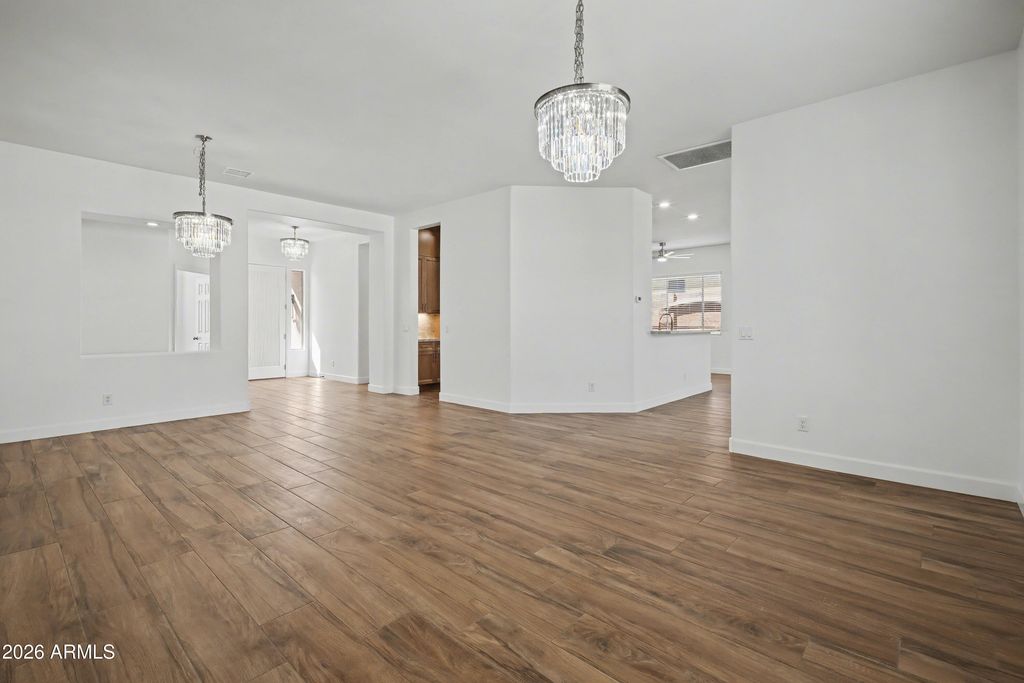 Image 18 of property listing at 14143 N 90TH Lane, Peoria, AZ 85381