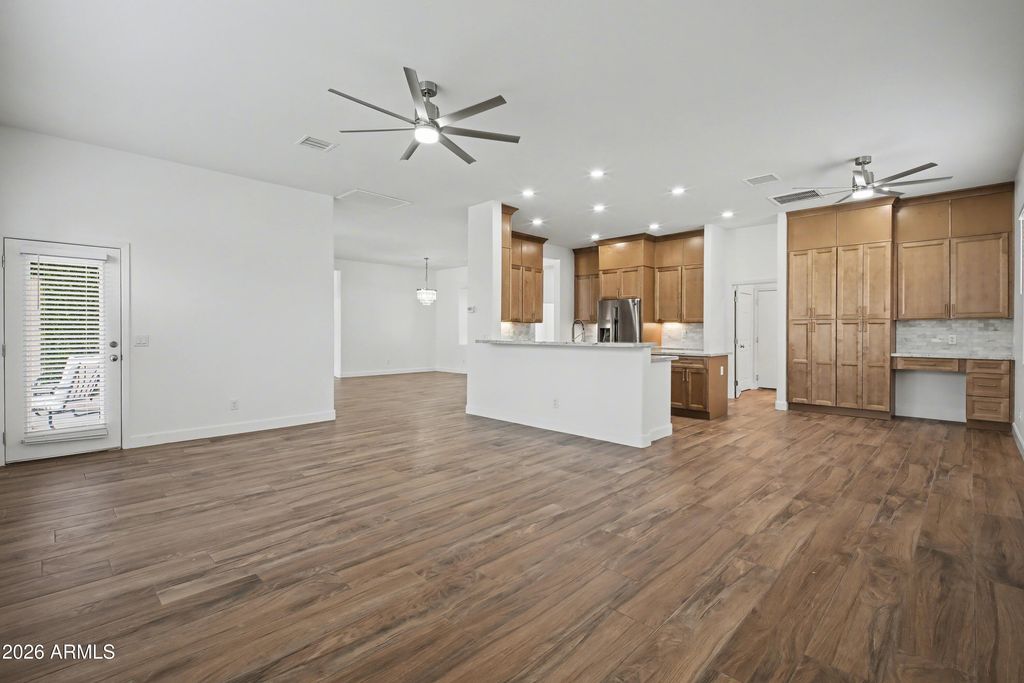 Image 21 of property listing at 14143 N 90TH Lane, Peoria, AZ 85381