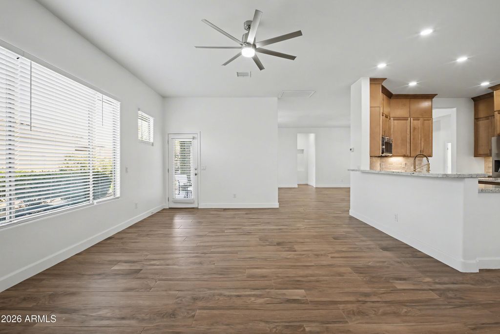 Image 22 of property listing at 14143 N 90TH Lane, Peoria, AZ 85381