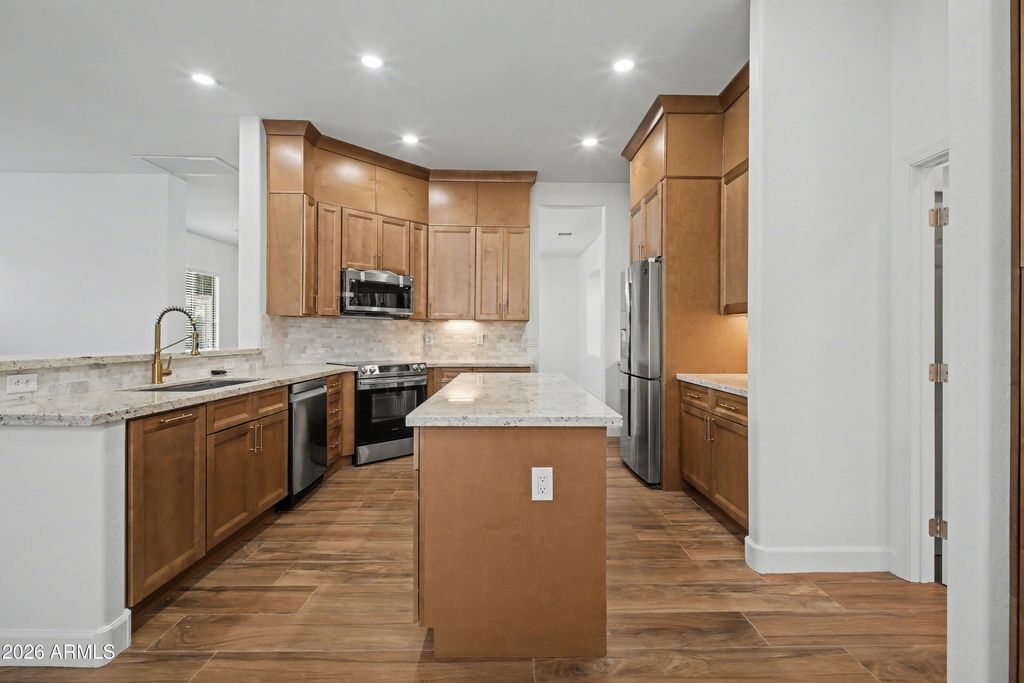 Image 23 of property listing at 14143 N 90TH Lane, Peoria, AZ 85381