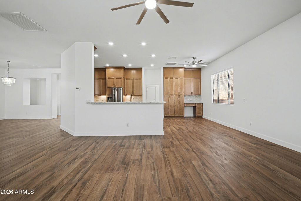 Image 26 of property listing at 14143 N 90TH Lane, Peoria, AZ 85381