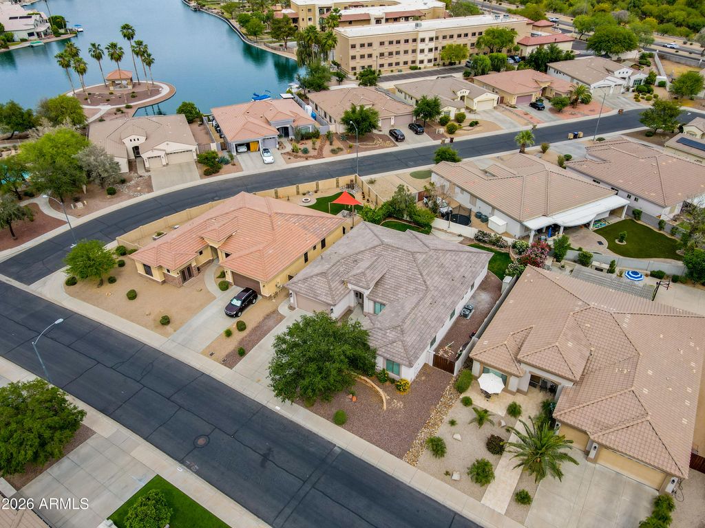 Image 6 of property listing at 14143 N 90TH Lane, Peoria, AZ 85381