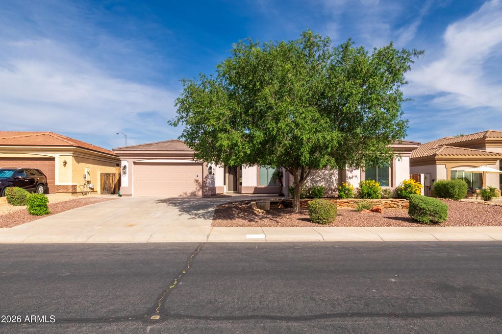 Image 7 of property listing at 14143 N 90TH Lane, Peoria, AZ 85381