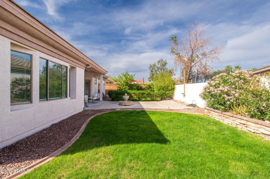 Image 8 of property listing at 14143 N 90TH Lane, Peoria, AZ 85381