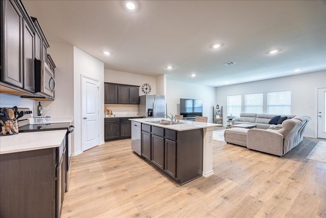 729 Amelia Court, Pilot Point, TX 76258