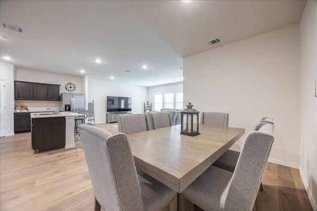 729 Amelia Court, Pilot Point, TX 76258