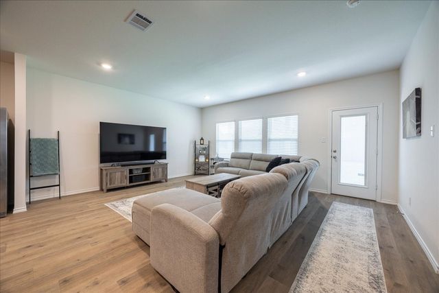 729 Amelia Court, Pilot Point, TX 76258