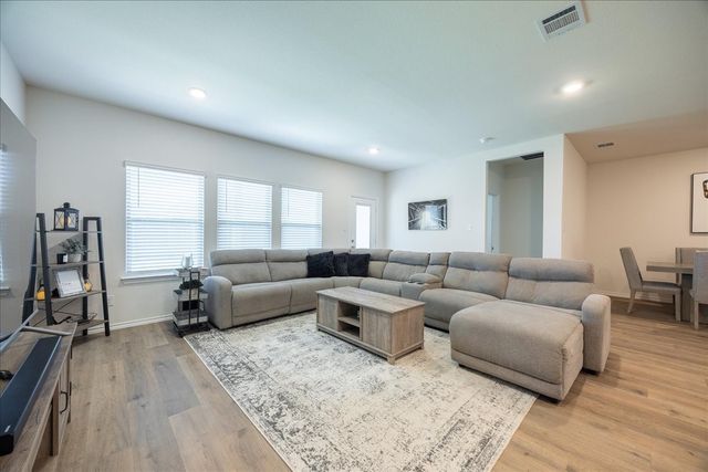 729 Amelia Court, Pilot Point, TX 76258