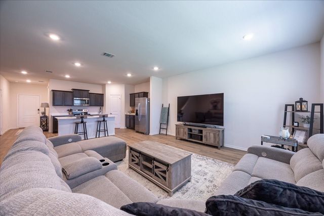 729 Amelia Court, Pilot Point, TX 76258