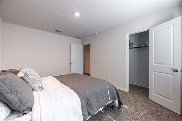 729 Amelia Court, Pilot Point, TX 76258