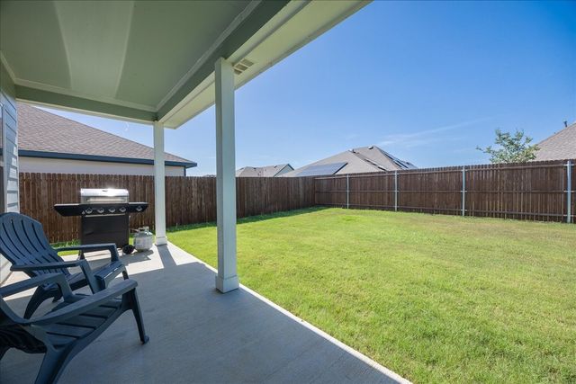 729 Amelia Court, Pilot Point, TX 76258