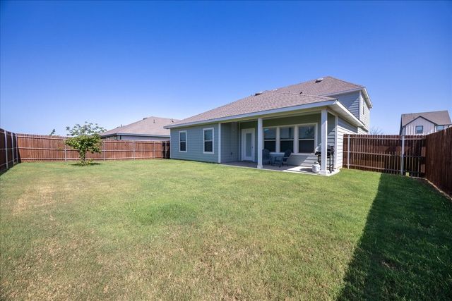 729 Amelia Court, Pilot Point, TX 76258