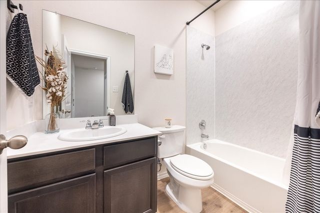 729 Amelia Court, Pilot Point, TX 76258