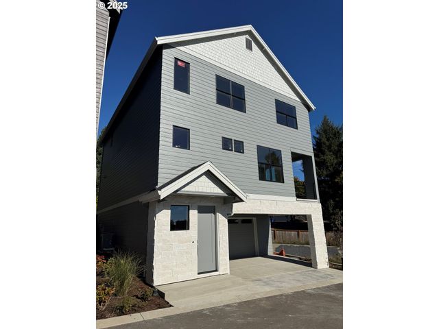 6028 Sw 18TH Dr, Portland, OR 97239