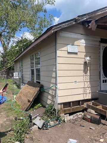 611 7th Street, Humble, TX 77338