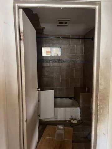 611 7th Street, Humble, TX 77338