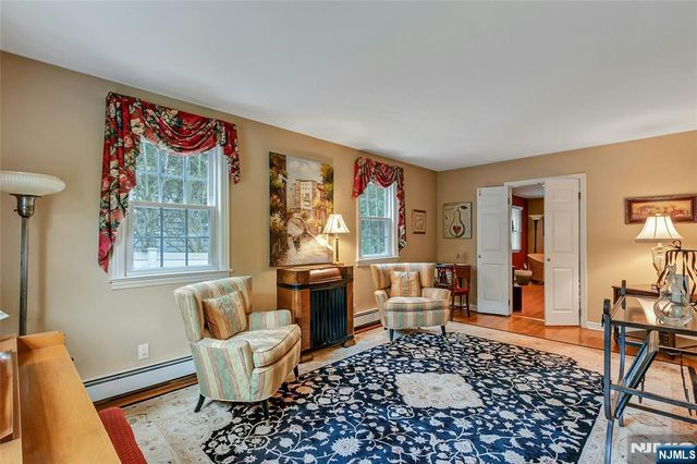 15 Colonial Road, Tenafly, NJ 07670