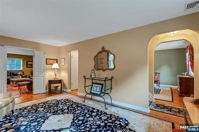 15 Colonial Road, Tenafly, NJ 07670