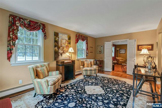 15 Colonial Road, Tenafly, NJ 07670