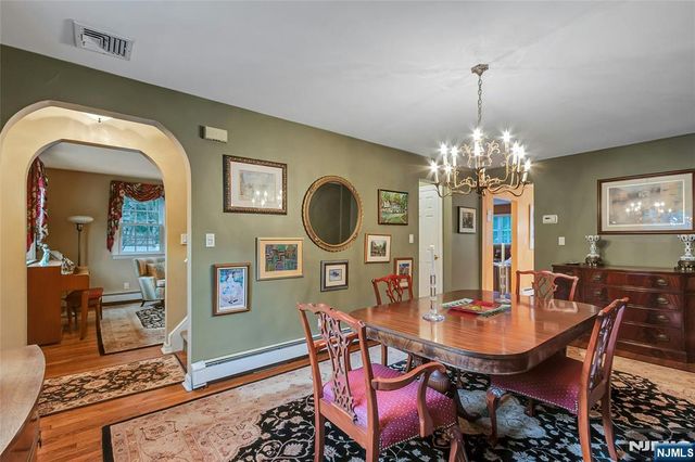 15 Colonial Road, Tenafly, NJ 07670