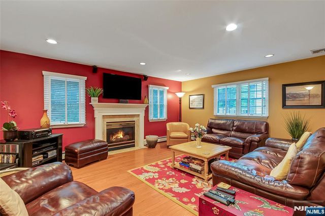 15 Colonial Road, Tenafly, NJ 07670