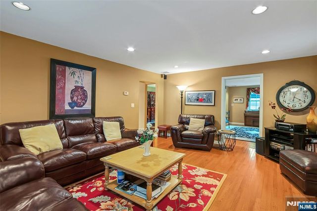 15 Colonial Road, Tenafly, NJ 07670