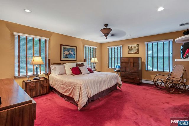 15 Colonial Road, Tenafly, NJ 07670
