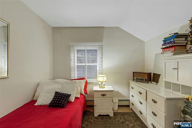 15 Colonial Road, Tenafly, NJ 07670