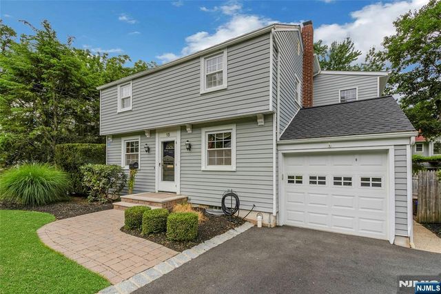 15 Colonial Road, Tenafly, NJ 07670