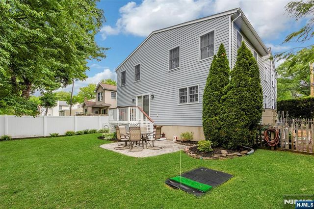 15 Colonial Road, Tenafly, NJ 07670