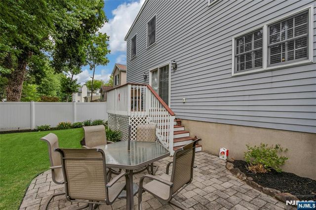 15 Colonial Road, Tenafly, NJ 07670