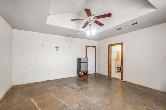 805 E County Rd 133, Midland, TX 79705