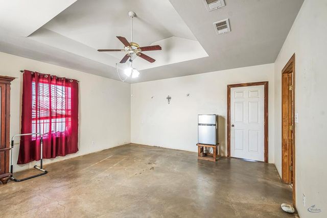 805 E County Rd 133, Midland, TX 79705